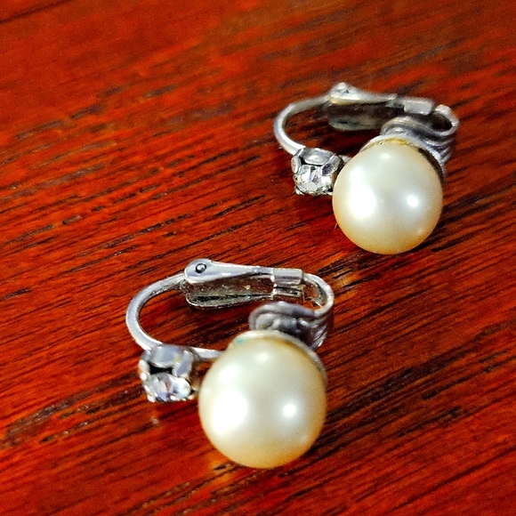 Vogue Jewelry Vogue Vintage Pearl Rhinestone Clipon Earrings Poshmark